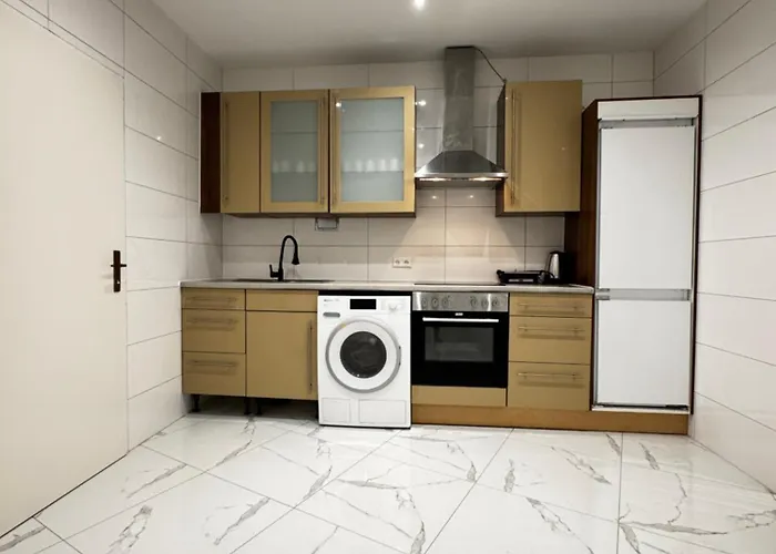 Apartman Bright Private In 4br Near Kaufpark Alterlaa Bécs