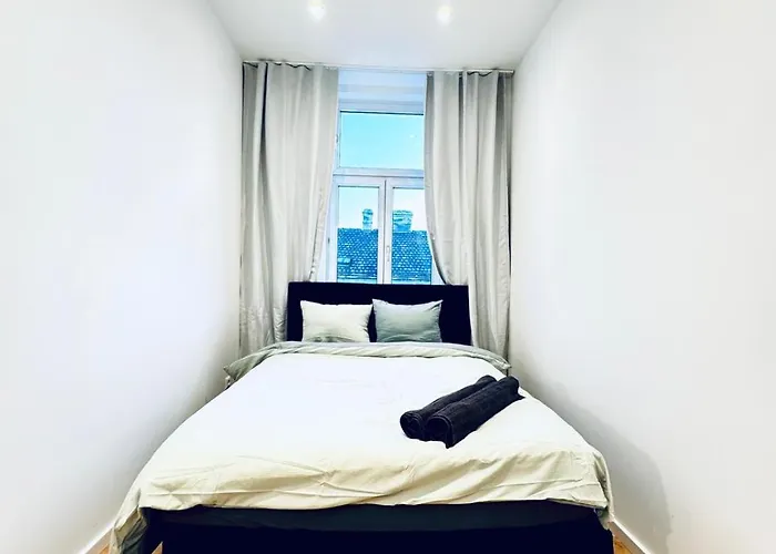 Apartman Bright Private In 4br Near Kaufpark Alterlaa Bécs