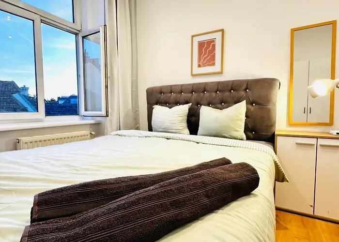 Bright Private In 4br Near Kaufpark Alterlaa Apartament