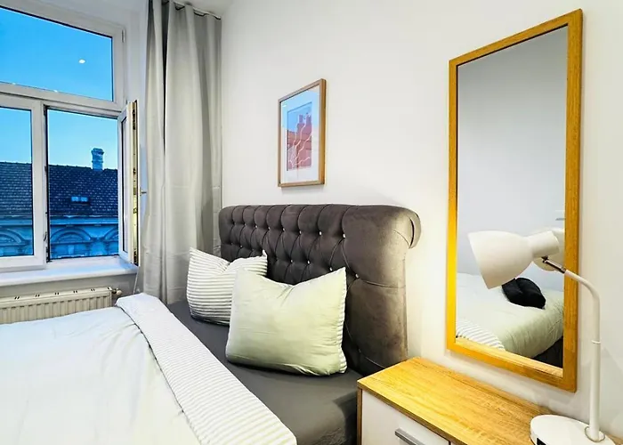Apartman Bright Private In 4br Near Kaufpark Alterlaa Bécs