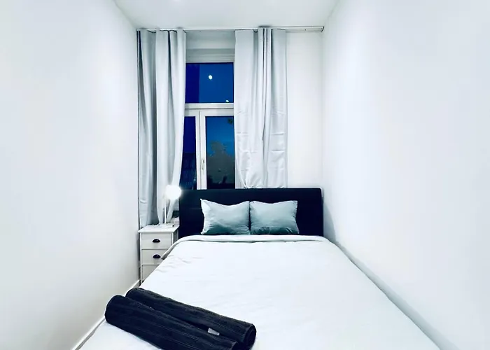 Apartman Bright Private In 4br Near Kaufpark Alterlaa Bécs
